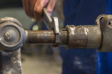 Mekanik anahtarı eski somun bükülmüş