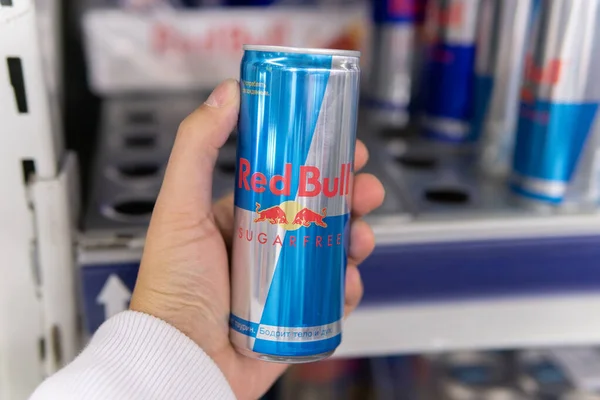 Tyumen Russia October 2020 Red Bull Είναι Ένα Ενεργειακό Ποτό — Φωτογραφία Αρχείου