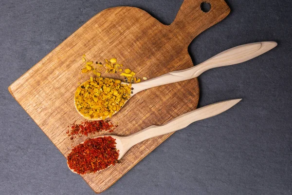 Various Colorful Spices Black Table Top View Flat Lay — Stock Photo, Image