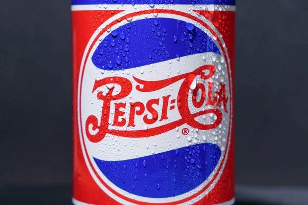 Tyumen Russia November 2020 Pepsi Cola Logo Närbild Kolsyrad Läsk — Stockfoto