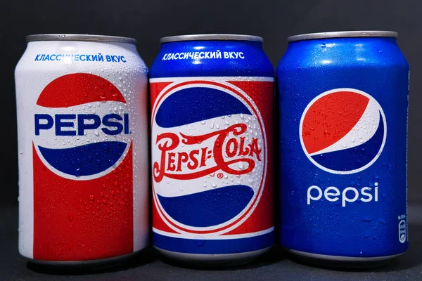 Tyumen Russia November 2020 Logo Pepsi Adalah Minuman Ringan Berkarbonasi — Stok Foto