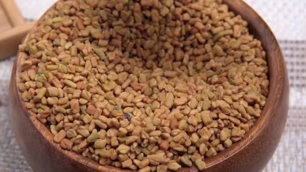 Suchá pískavice semena close-up selektivní zaměření. zdravé jídlo — Stock video