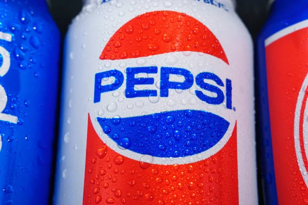 Tyumen Rússia Novembro 2020 Logotipo Pepsi Com Gotas Água Refrigerante — Fotografia de Stock