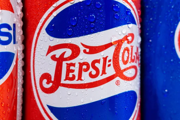 Tyumen Rússia Novembro 2020 Logotipo Pepsi Refrigerante Carbonatado Produzido Fabricado — Fotografia de Stock