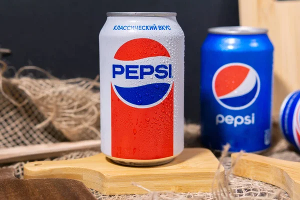 Tyumen Rússia Novembro 2020 Pepsi Refrigerante Carbonatado Produzido Fabricado Pela — Fotografia de Stock