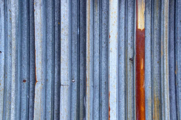 Rusty Vieja Cerca Galvanizada Fondo Metálico Ondulado Textura Plata Sucia — Foto de Stock