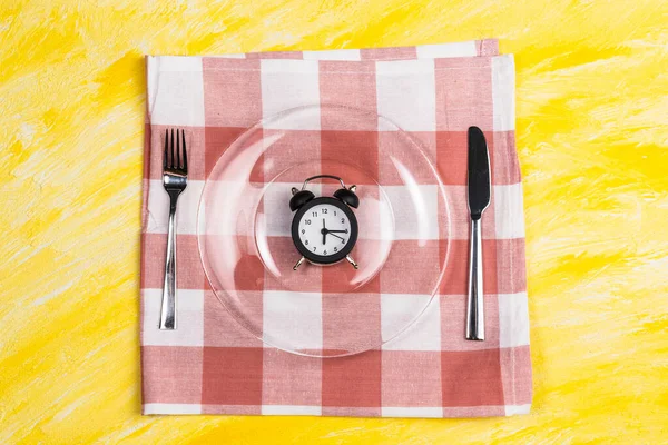 Empty Plate Alarm Clock Fork Knife Intermittent Fasting Ketogenic Diet — Stock Photo, Image