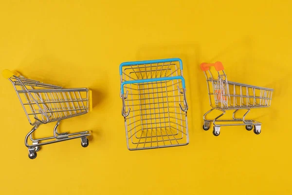 Empty Basket Yellow Background Concept Shopping Discounts Black Friday — Stock Photo, Image