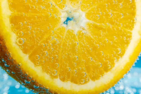 Narancs Gyümölcs Vízben Közeli Makró Frissítő Grépfrútital Koktél — Stock Fotó
