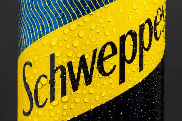 Tyumen Ryssland Maj 2021 Vatten Droppe Närbild Schweppes Läsk Kan — Stockfoto