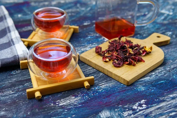Красный Гибискус Травяной Чай Красный Гибискус Цветок Сушеный Травяной Чай — стоковое фото