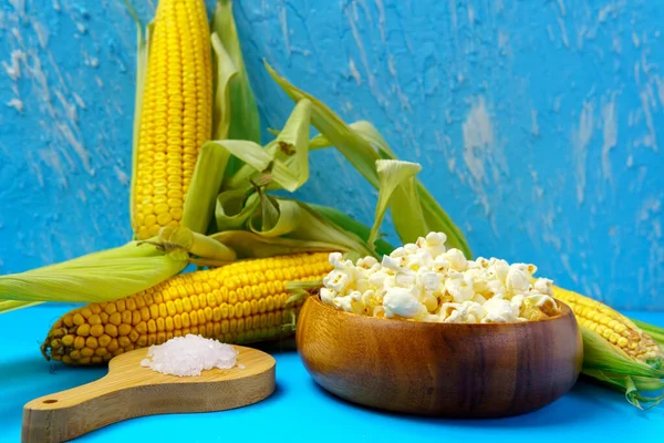 Corn Cob Popcorn Blue Background Topic Agro Corn Cultivation Harvest — Stock Photo, Image