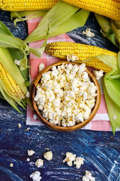 Fresh Corn Popcorn Cobs Black Background Vertical Photo — Stock Photo, Image
