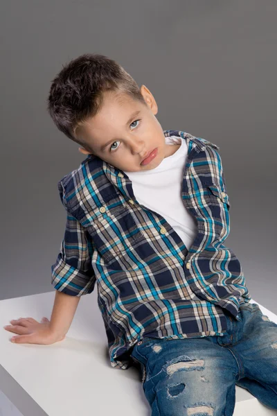 Portret van trieste jongen — Stockfoto