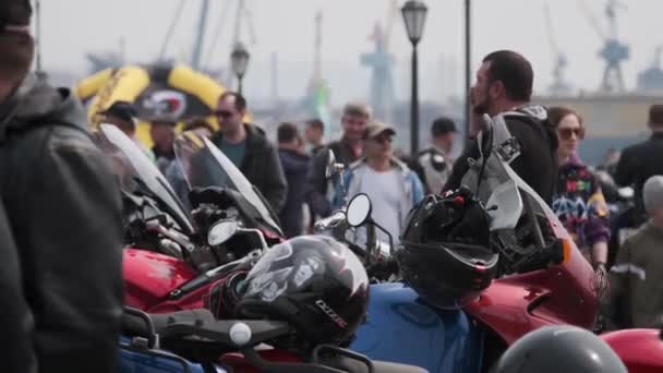 Vladivostok Territorio Primorsky Rusia Abril 2021 Apertura Temporada Motociclistas Terraplén — Vídeos de Stock