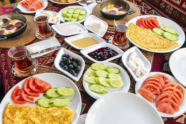 Desayuno Tradicional Turco Natural Con Muchos Tipos Comida Aperitivos Mesa — Foto de Stock