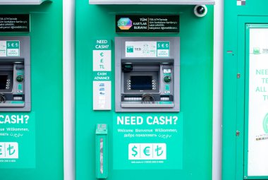 İSTANBUL - 28 Aralık: 28 Aralık 'ta İstanbul' da bir caddede ATM makineleri. Türkiye 'de 2019