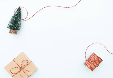 Noel veya Yeni Yıl kompozisyonu, asgari fikirli düzen, metin için alan