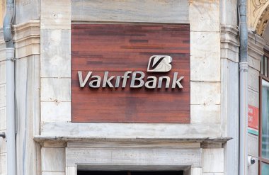 ISTANBUL - 29 Aralık: Vakıfbank veya Vakif 'in İstanbul' daki logosu, 29 Aralık. Türkiye 'de 2029
