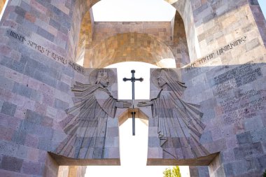 Vagharshapat Erivan 'daki Etchmiadzin Katedrali' ne taş kapılı giriş, Kasım 04. Armeni 'de 2017