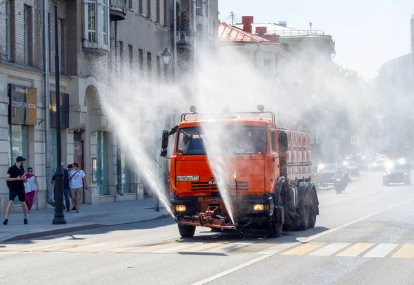 Moscow Jul Modern Street Flusher Machine Kamaz Uma Rua Moscou — Fotografia de Stock