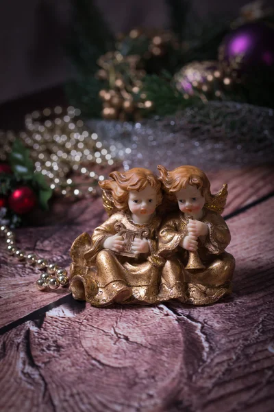 Şarkı ve ARP ve trompet çalmaya Noel meleklerin