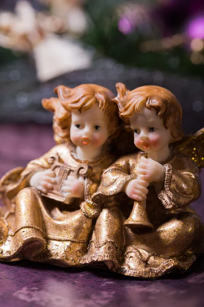 Şarkı ve ARP ve trompet çalmaya Noel meleklerin