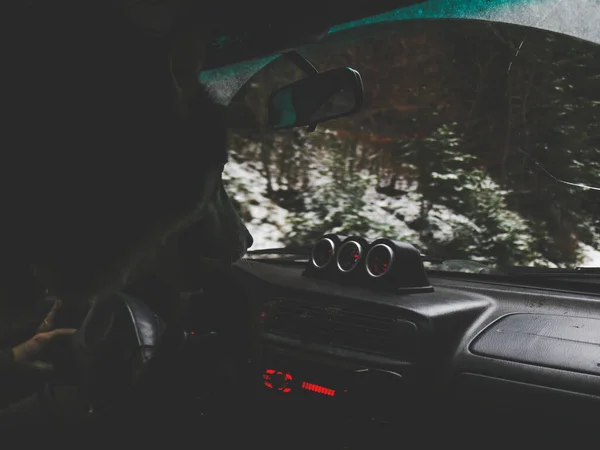 Kışın Ukrayna Karpatları Ndan Geçen Road Araba Gezisi Yarı Gezgin — Stok fotoğraf