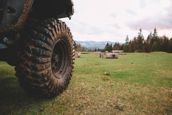 Dirty Cars Wheels Mountains Swamp Tires Trips Offroad Ukraine View — Stock Photo, Image