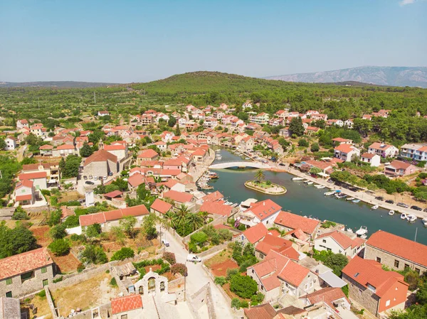 Hırvatistan Hvar Adasındaki Vrboska Kasabasında Kalesi Kilisesi Olan Körfez Eski — Stok fotoğraf