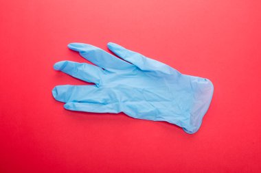 Tıbbi tek kullanımlık lastik eldivenler. Koruyucu eşyalar. El koruması..