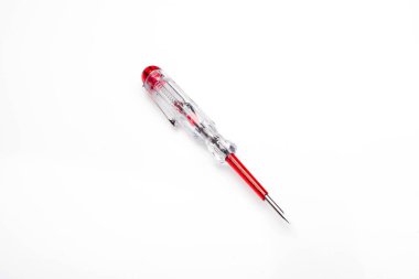 Devre testi için tornavida, devreyi test etmek ve nesnenin elektriklenip elektriklenmediğini belirlemek