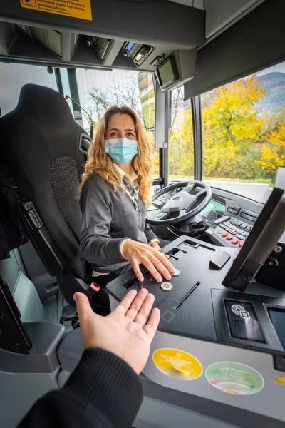 Una Donna Autista Lavoro Con Suo Masc — Foto Stock