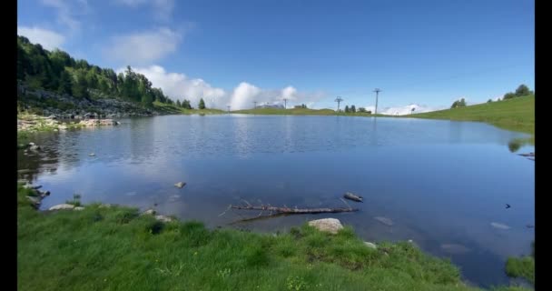 Vue Sur Télésiège Dans Les Alpes Suisses Jour — Video