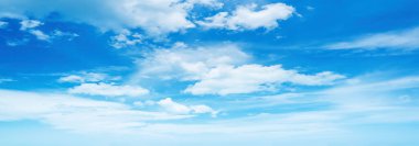 Bulutlu bulutlu, bulanık gökyüzü soyut tarzıyla.