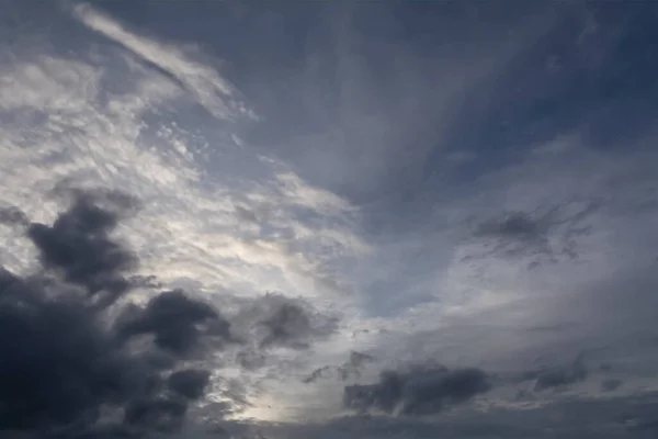 Awan Selama Langit Mendung Sebelum Dan Sesudah Hujan — Stok Foto