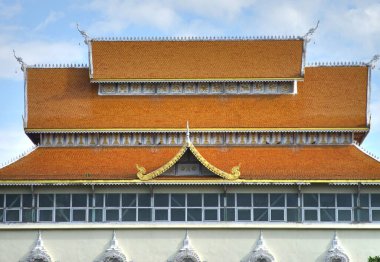 Chiangmai, Tayland 'daki Wat Inthakhin Sadue Mueang tapınağının tepesinde.