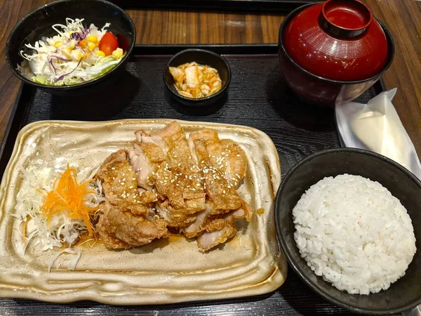 日本のセット照り焼きチキン — ストック写真