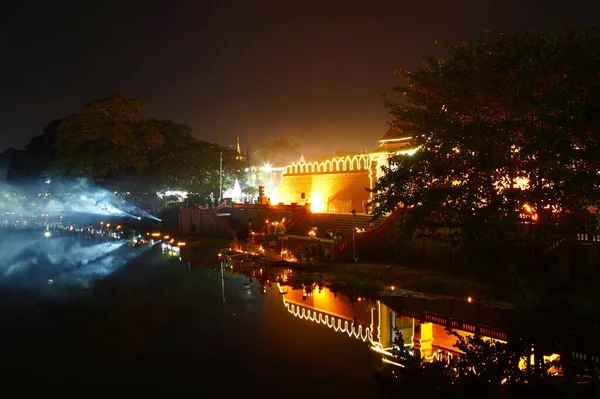 Nocny Pokaz Świateł Loy Krathong Festival Lamphun Tajlandia — Zdjęcie stockowe