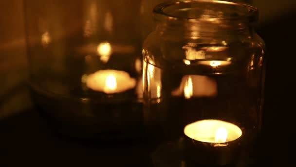Hořící svíčky — Stock video