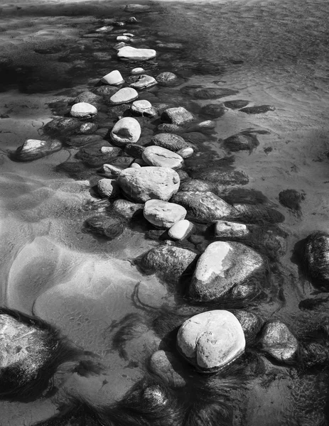 Stepping Stones Blanco y Negro — Foto de Stock