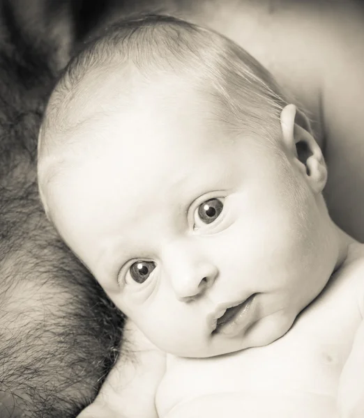Nyfött barn filtreras — Stockfoto