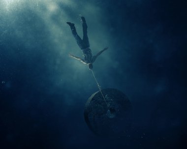 Bir değirmentaşı ile batan.