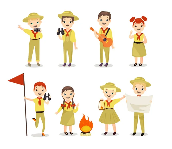 Scouter platta vektor illustrationer som. Barn med vandringsutrustning, sommarlägeraktiviteter. Camping, utflykt, sommar fritid. Små campare, förskolebarn i scout uniform seriefigurer. — Stock vektor