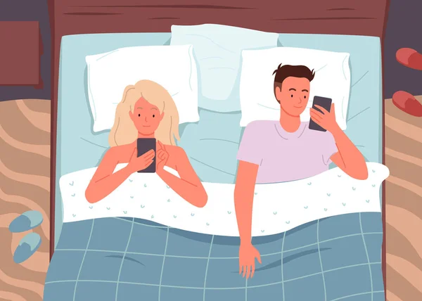 Paar im Bett mit Telefonen, junge Eheleute liegen, plaudern mit Freunden — Stockvektor