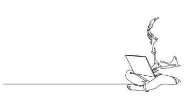 Animasyon çizimi genç bir kadının dizüstü bilgisayar kullanarak yerde oturması, çizgi çizimi