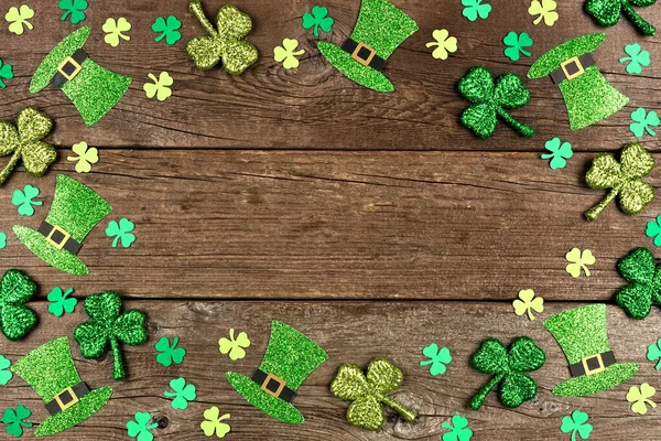 Patricks Day Shamrock Kabouter Hoed Frame Bovenaanzicht Een Rustieke Houten — Stockfoto