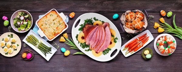 Klassiek Paashamdiner Top View Tafelscène Een Donkere Houten Banner Achtergrond — Stockfoto