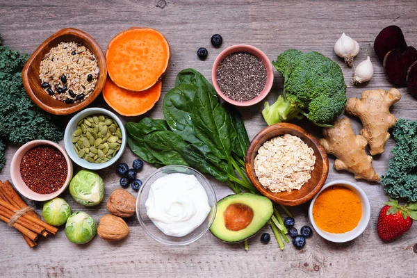 Sağlıklı Gıda Malzemeleri Grubu Ahşap Arka Plandaki Iyi Manzara Masası — Stok fotoğraf