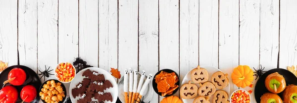Halloween Tradicional Tratar Borde Inferior Sobre Fondo Pancarta Madera Blanca — Foto de Stock